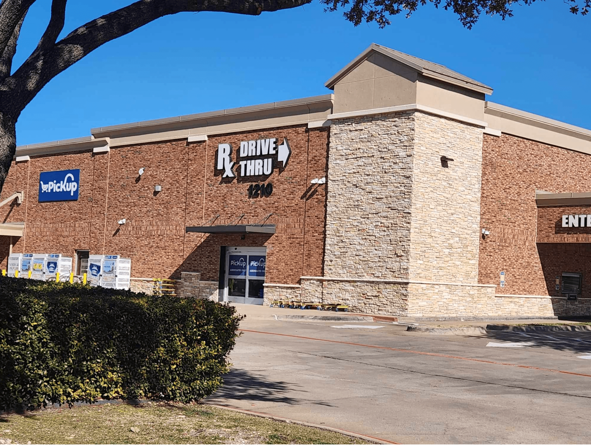 Exterior Wayfinding Signage for Grocery Store