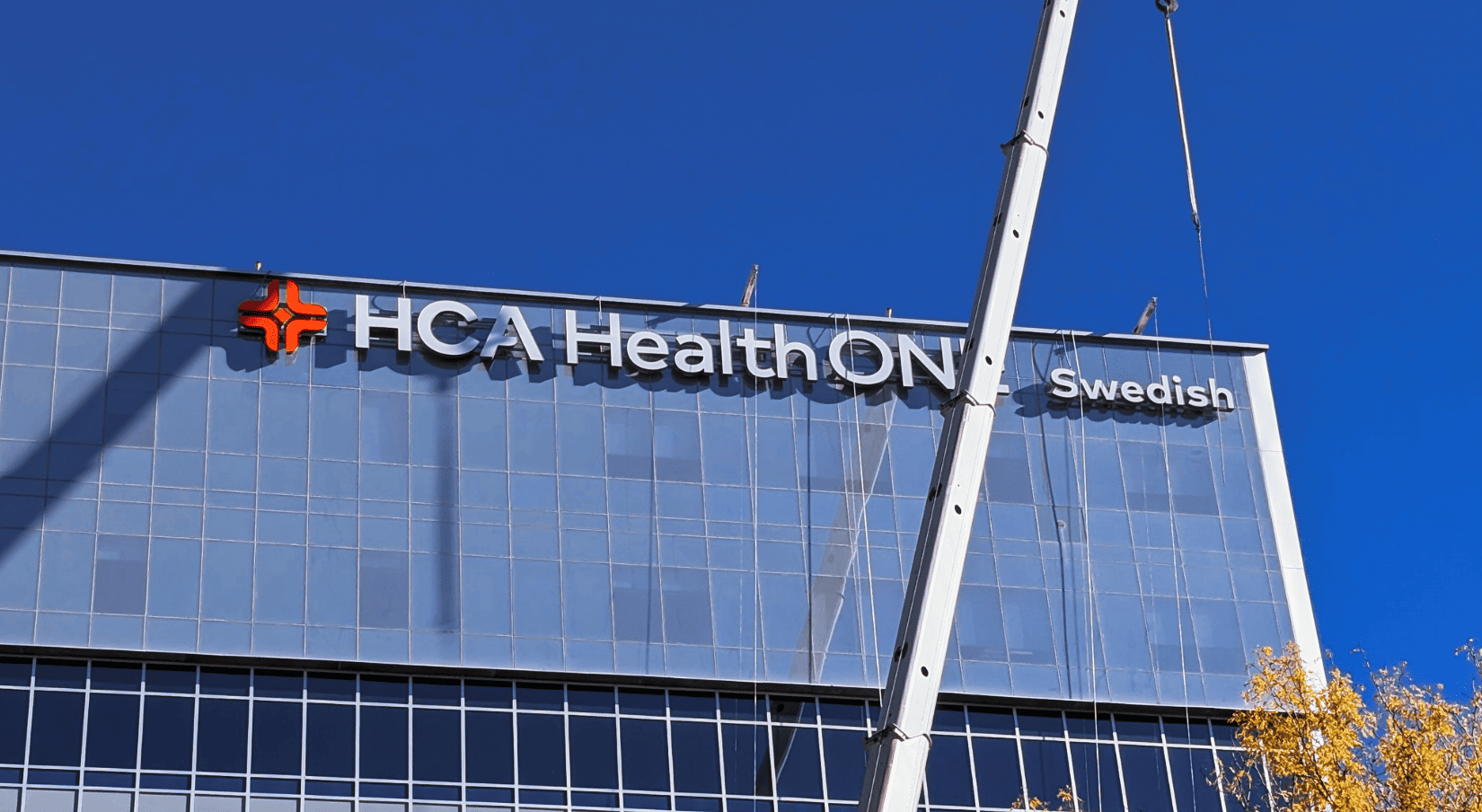 HCA HealthONE Exterior Sign Installation